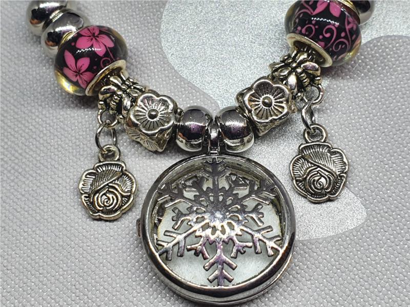 Snowflake Perfume Holder Necklace with Charms